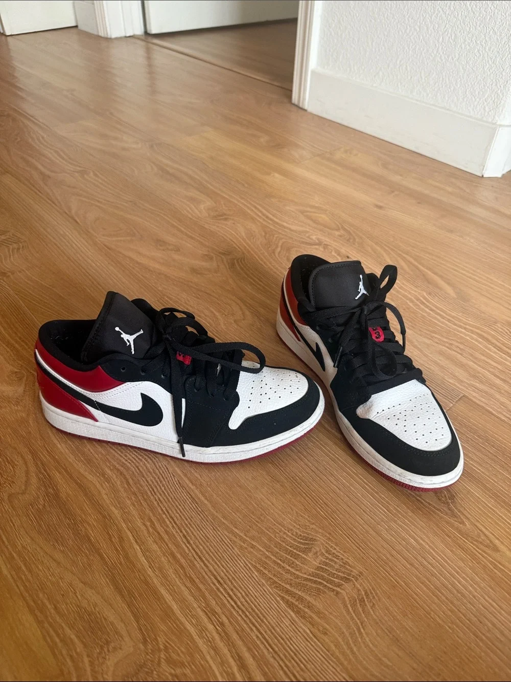 Jordan 1 Low Black Toe (2019) 553558-116 White Black Gym Red - Size 7 Men’s